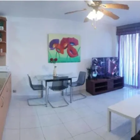 Laguna Apartment *
